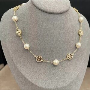 Tory Burch Pavé & Pearl Choker Necklace in Yellow Gold